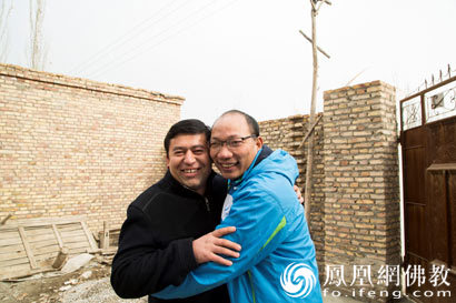 大爱超越语言:北京仁爱志愿者*疆新**慈善行动纪实