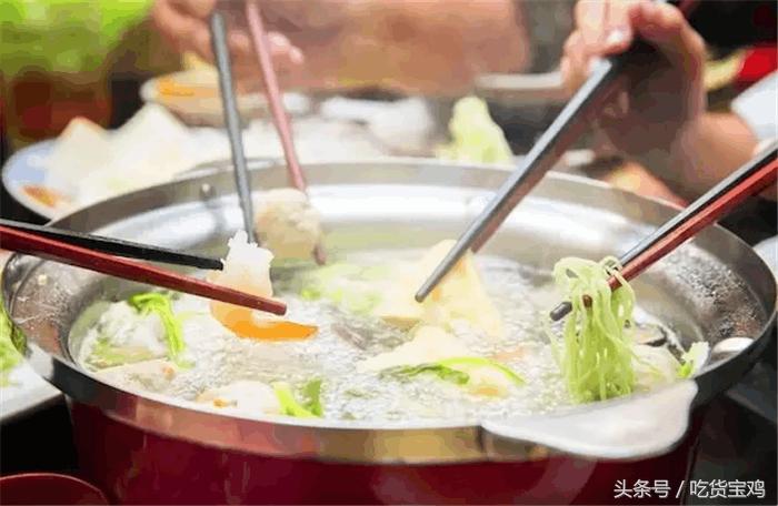 老外是怎样评价中国的火锅,你们觉得火锅涮什么好吃