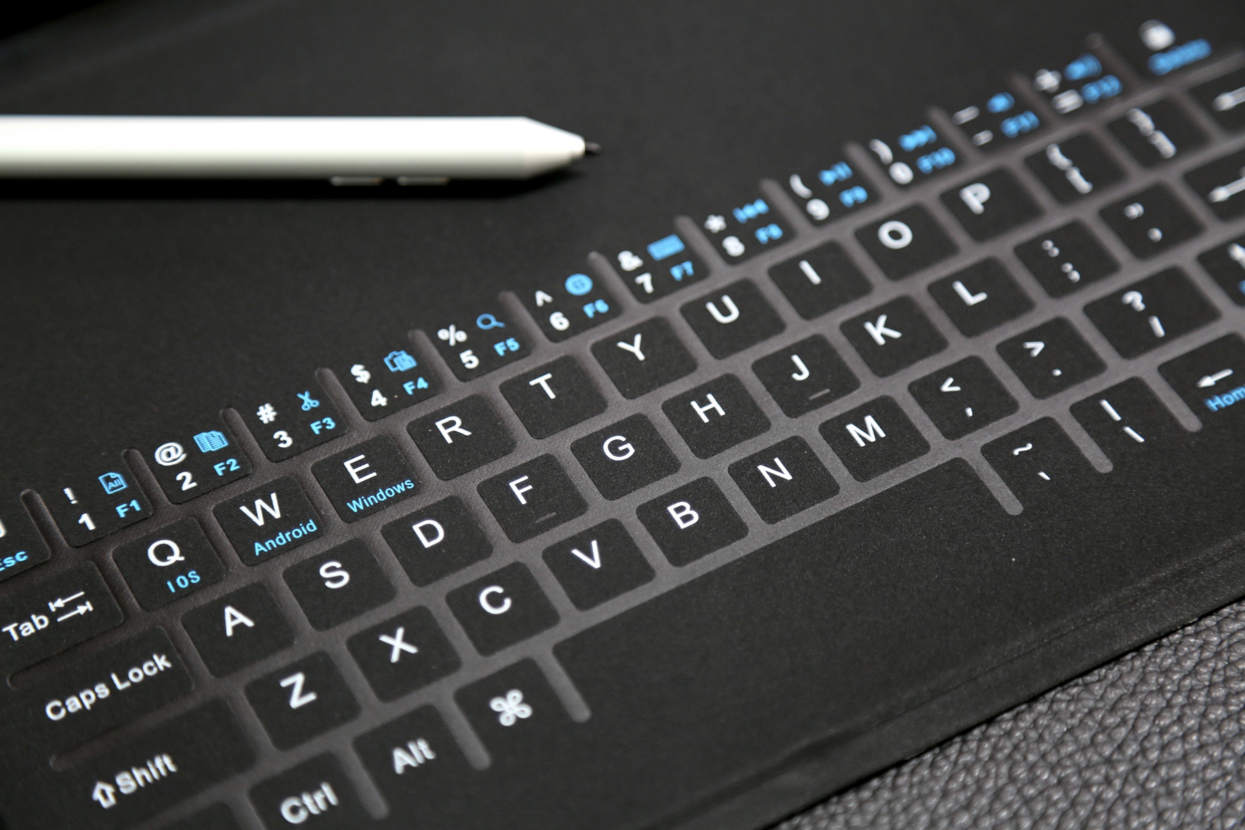 随身而行的移动办公室—VOYOi8MAX办公平板电脑