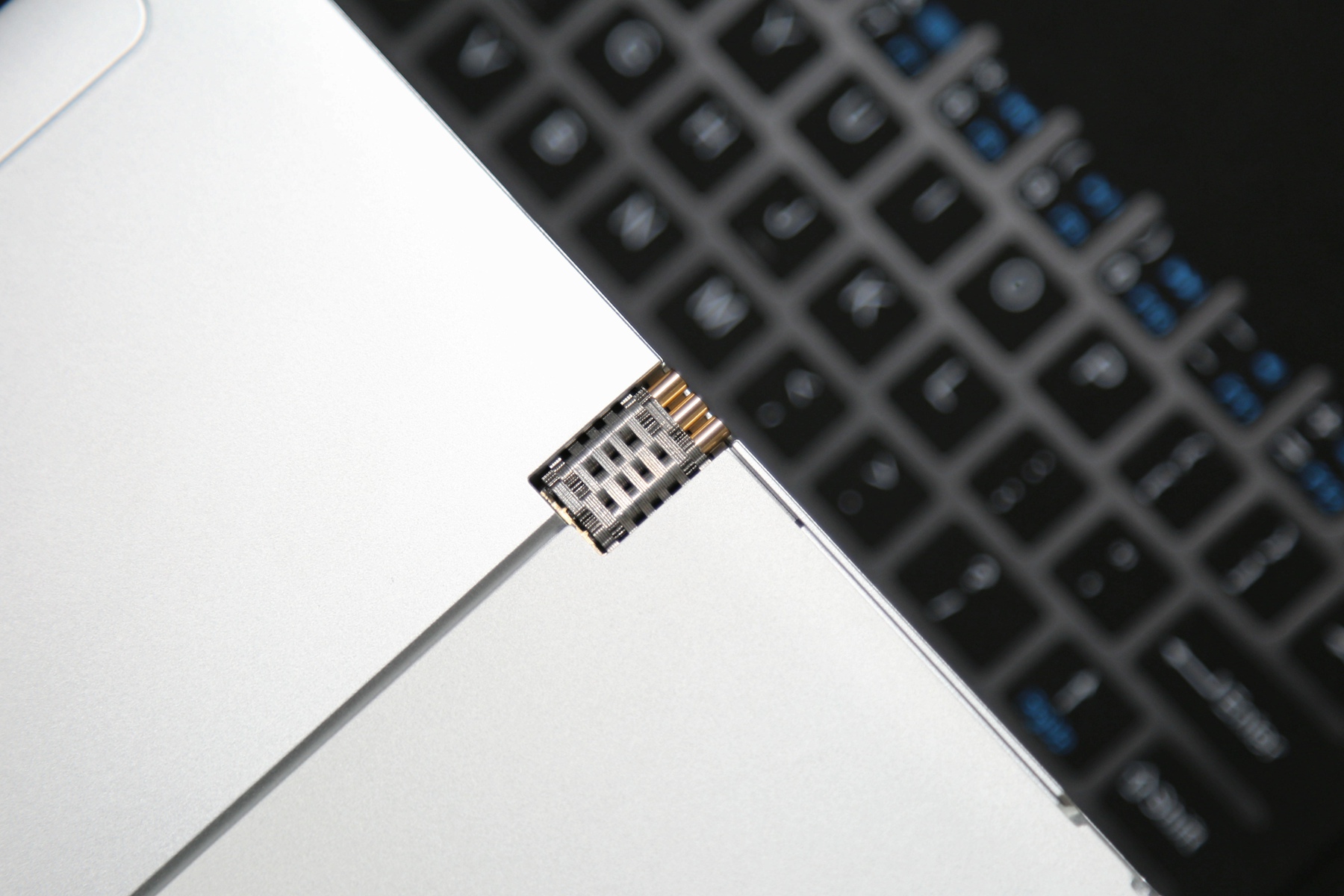 随身而行的移动办公室—VOYOi8MAX办公平板电脑