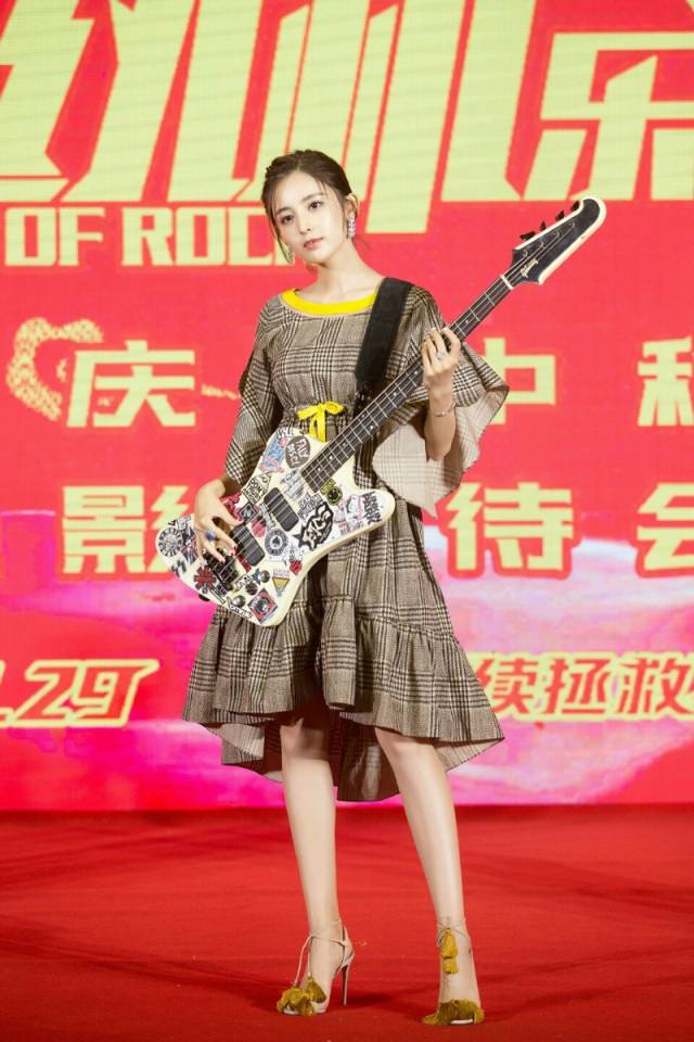 娜扎从小美到大,娜扎怎么越来越美了