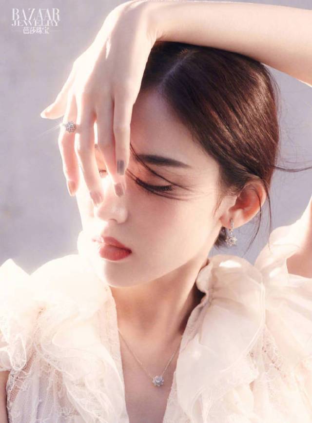 娜扎从小美到大,娜扎怎么越来越美了