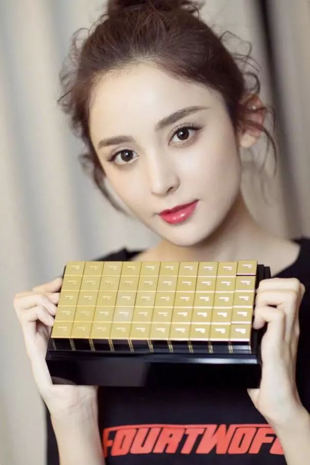 娜扎从小美到大,娜扎怎么越来越美了