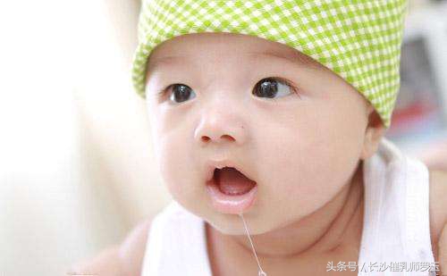 宝宝总是溢奶怎么回事该怎么办,宝宝老是溢奶怎么办