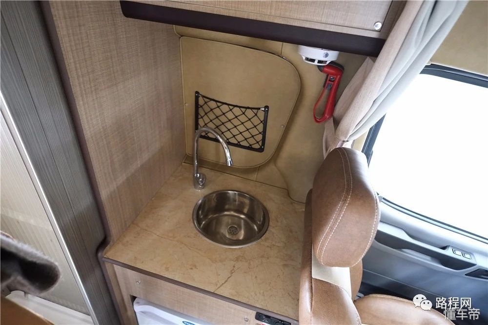 东风御风柴油手动挡房车带卫生间,德兴东风房车