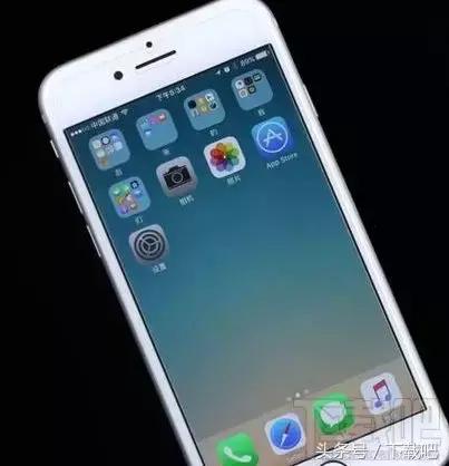 苹果手机进水了怎么处理不能充电,iphone8plus进水怎么处理