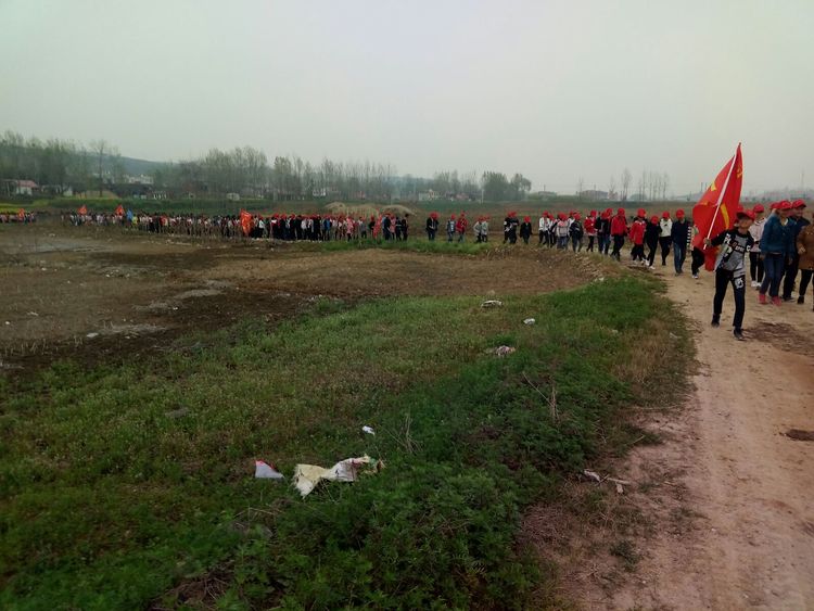 放嘹亮凯歌展青春风采——寺湾镇中、镇小远足活动纪实