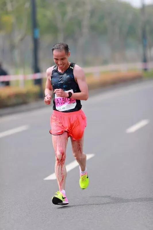 姣旀儴鐜板満,姣旀儴鐜板満瑙嗛澶у叏