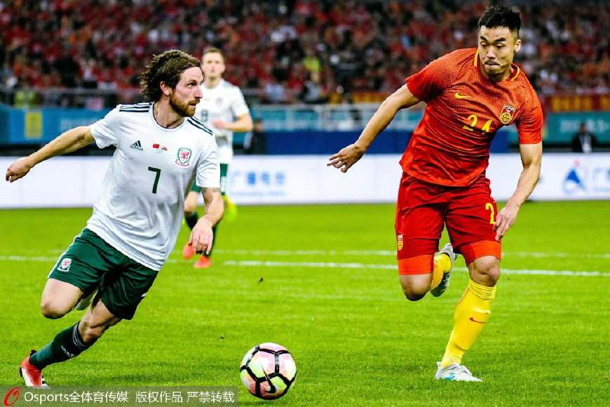 身上这个细节暴露了中国足球的差距，并不是文身！