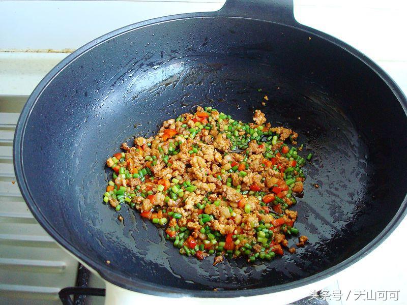 豆腐这样做，滑嫩又开胃，上桌就光盘，这做法第一次见