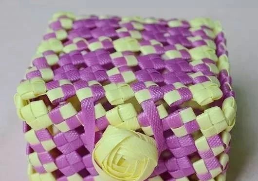 塑料带手工编织篮子收纳筐,塑料袋收纳筐