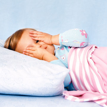 孩子总想你陪着睡怎么办？我来教你培养孩子独自入睡的好习惯！