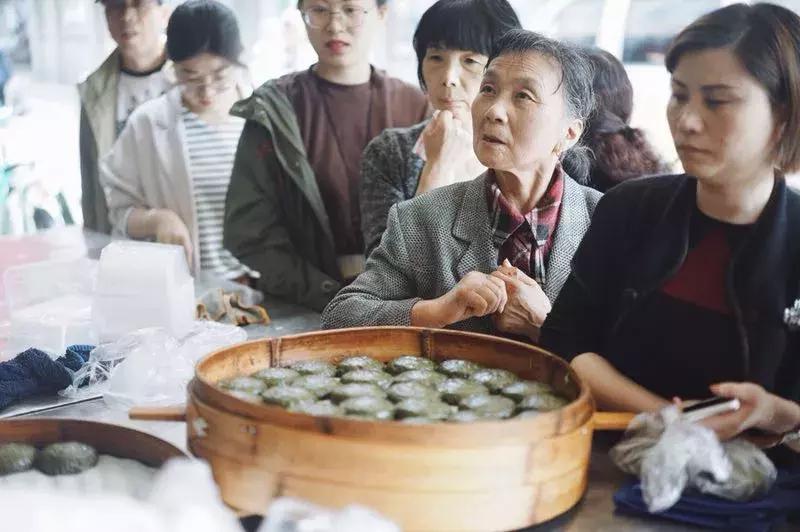 杭州网红青团店,杭州濮家新村青团