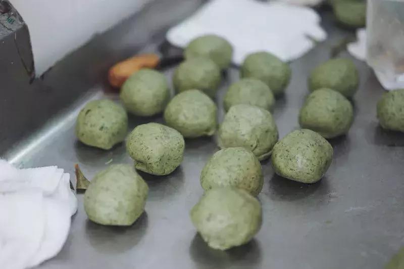 杭州网红青团店,杭州濮家新村青团