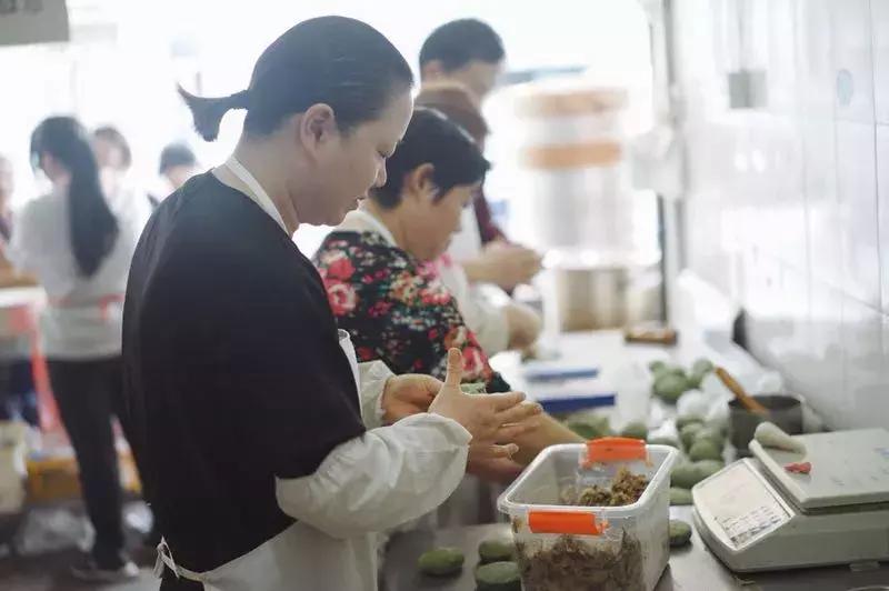 杭州网红青团店,杭州濮家新村青团