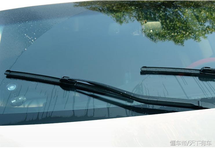 洗洁精兑水加酒精可以当玻璃水吗,汽车玻璃水可以换成洗洁精水吗