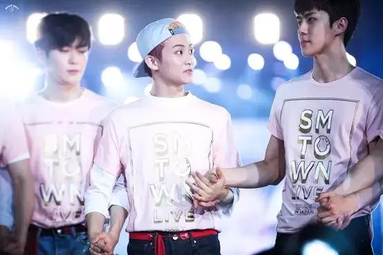 人气偶像男团时代少年团,超人气男子偶像组合exo