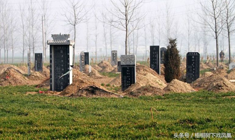 土葬挖坑的讲究,农村土葬挖坑好不好