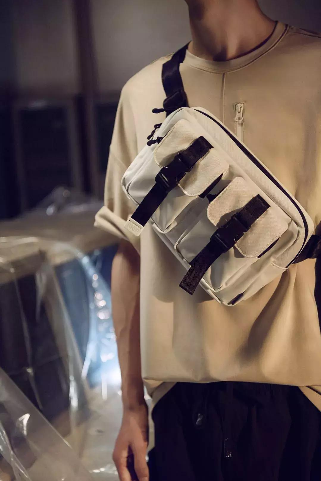 与HerschelSupply联名实属不易，但这个中国品牌做到了