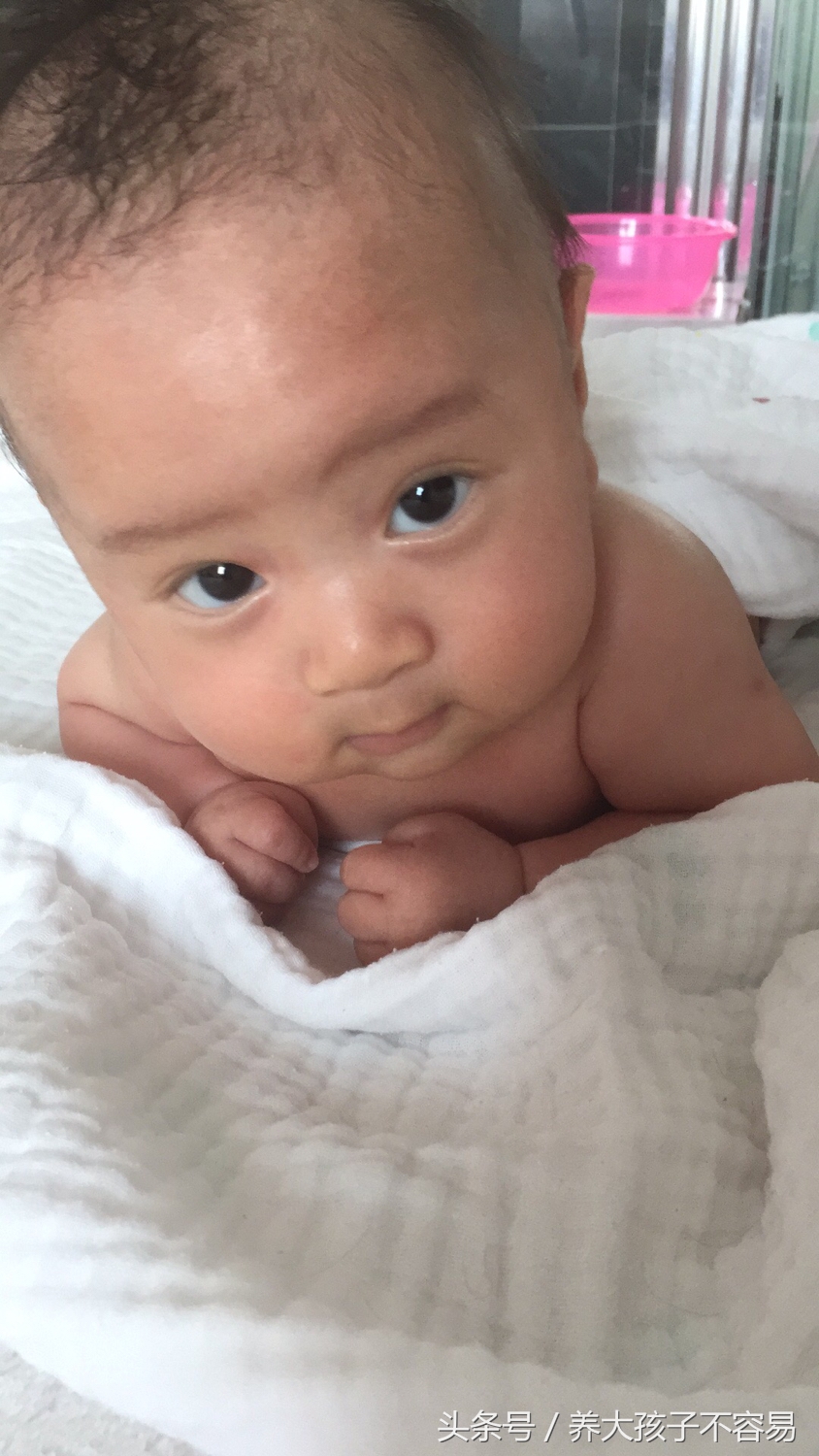 四个月宝宝拉肚子吃什么好,四个月的小孩拉肚子怎么办