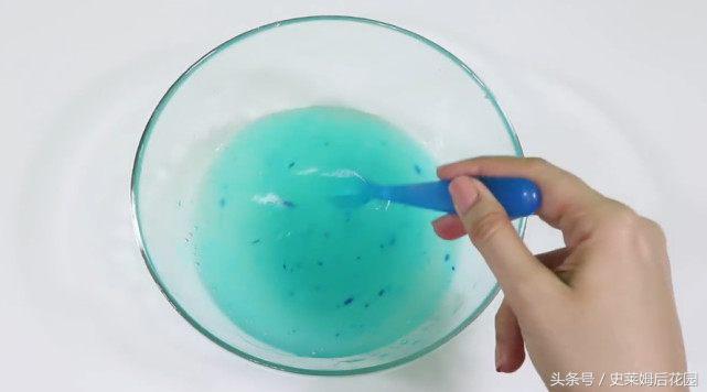 用瓜尔胶粉做假水不粘手,做泥用的瓜尔胶粉