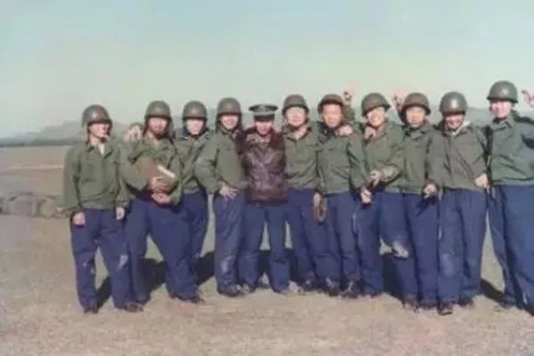 在天愿作比翼鸟，在地愿为连理枝：烈士遗孀回忆与王伟的爱情