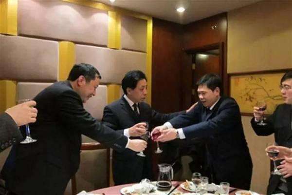 对付劝酒的人最好方法,如何拒绝劝酒不伤和气