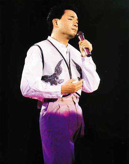 张国荣虽已故多年,但有一点,国际时尚圈依然在争相效仿