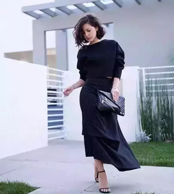 半身裙可以这样搭配你get到点了吗,半身裙的时髦穿搭示范