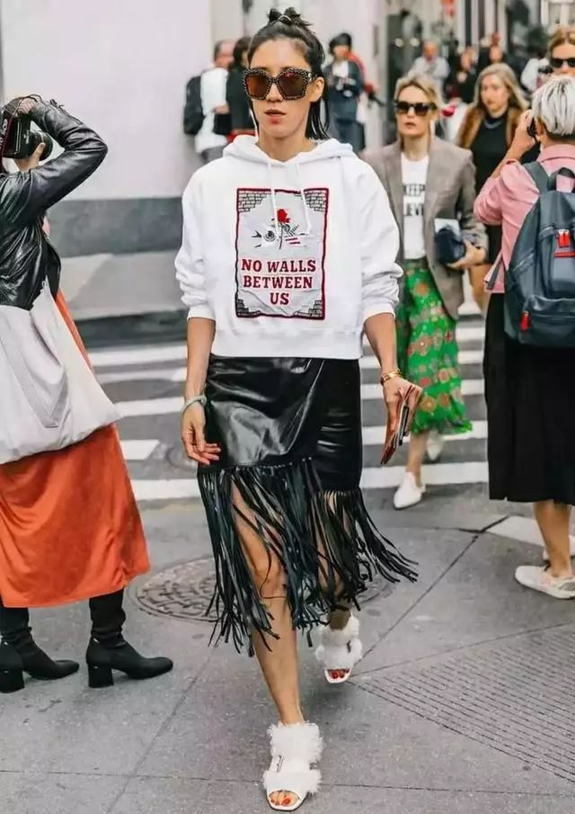 半身裙可以这样搭配你get到点了吗,半身裙的时髦穿搭示范