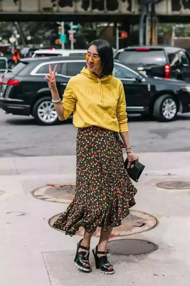 半身裙可以这样搭配你get到点了吗,半身裙的时髦穿搭示范