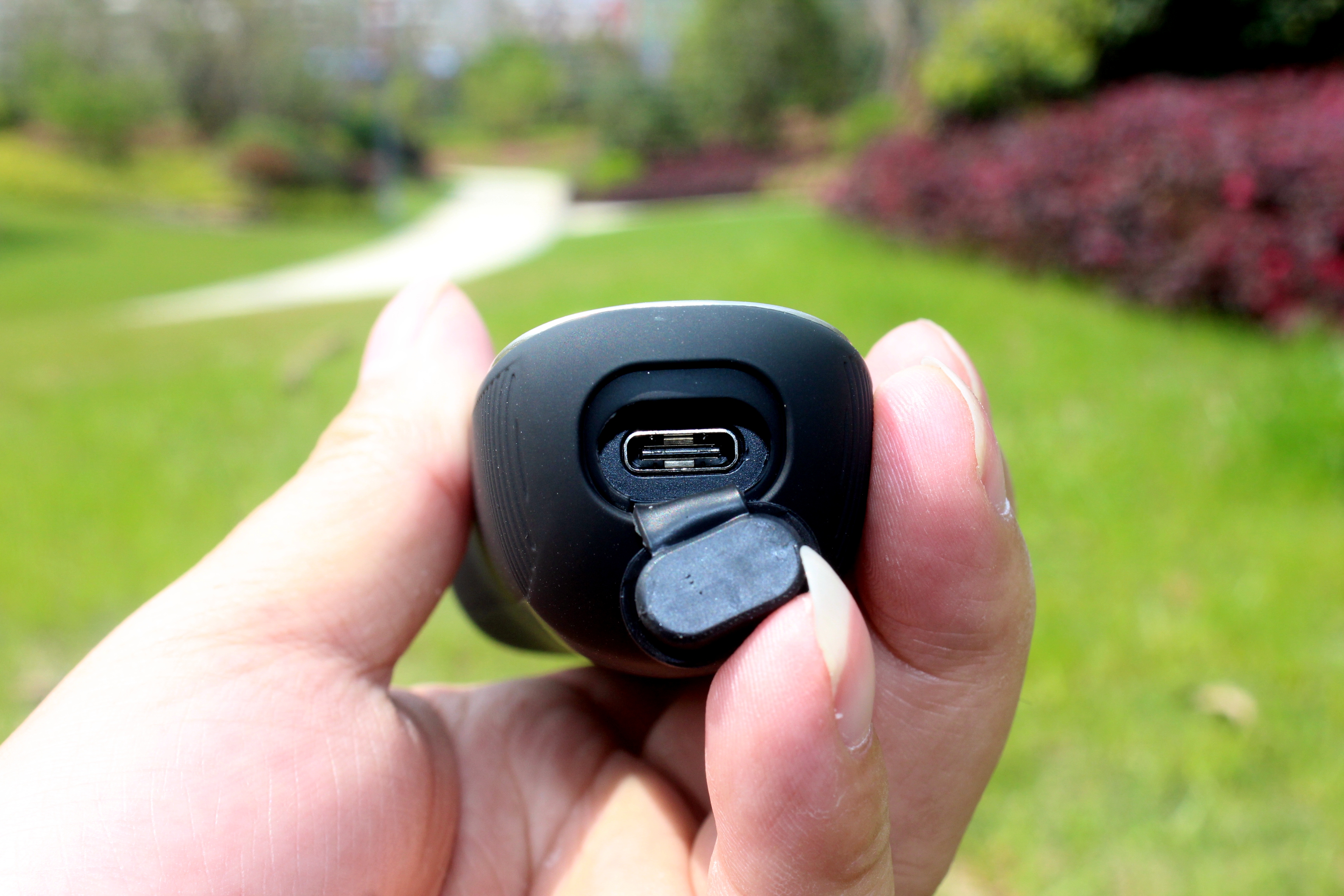 须眉小米剃须刀评测 (小米电动剃须刀s300水洗评测)