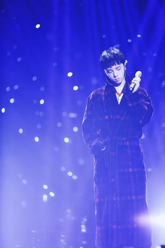 生死两茫茫不思量自难忘张国荣,十八年继续宠爱张国荣