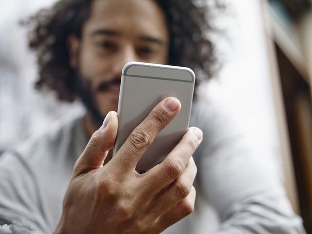 库克苹果第一部双卡双待手机,藏在苹果中的秘密你会看到什么