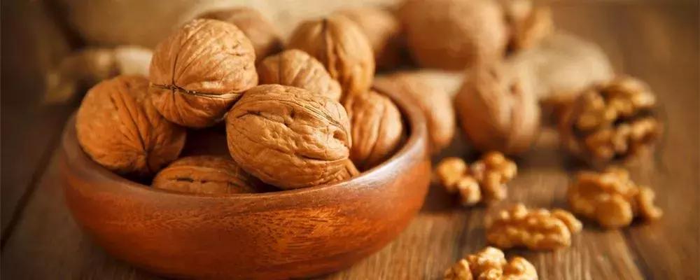 女性美容养颜药酒配方视频,女人泡什么药酒补气血又美容养颜