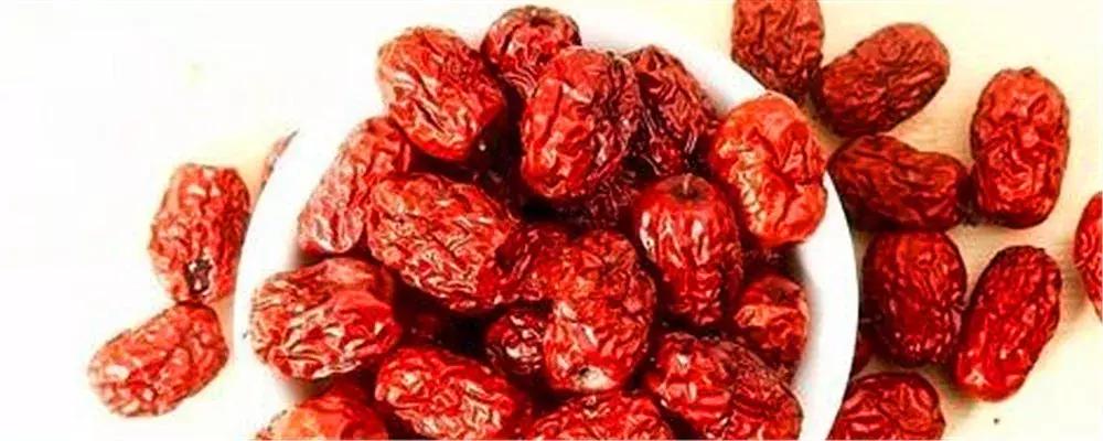 女性美容养颜药酒配方视频,女人泡什么药酒补气血又美容养颜