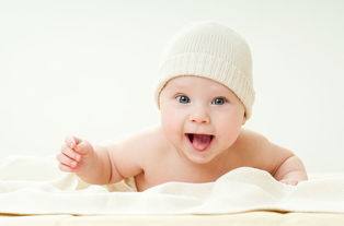 三个月宝宝吐奶什么原因要怎么办,3个月宝宝吐奶的原因及解决办法