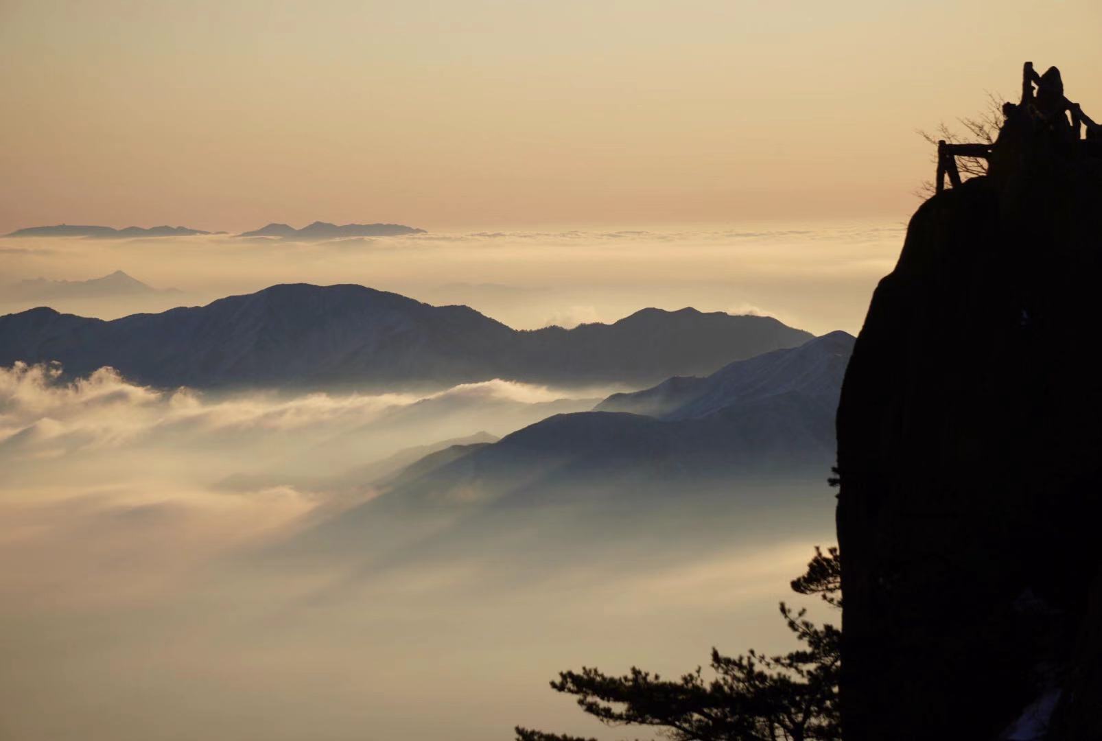 如果说中国还有零差评的景点，那么一定是黄山
