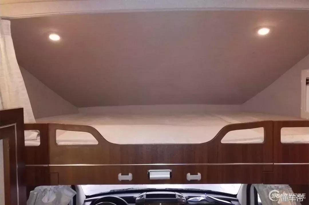 一辆保时捷大约值多少钱,一辆保时捷跑车多少钱