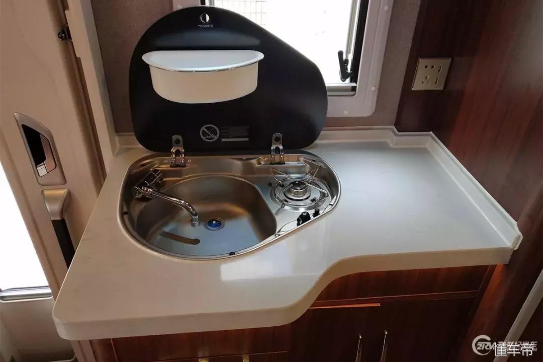 一辆保时捷大约值多少钱,一辆保时捷跑车多少钱