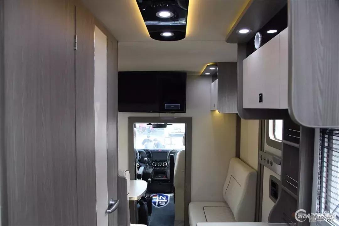 一辆保时捷大约值多少钱,一辆保时捷跑车多少钱