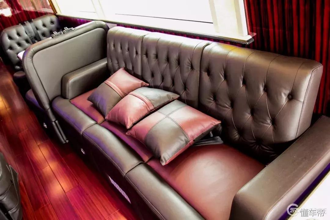 一辆保时捷大约值多少钱,一辆保时捷跑车多少钱