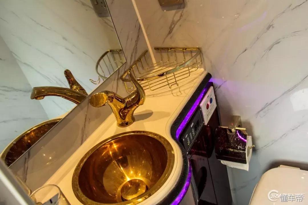 一辆保时捷大约值多少钱,一辆保时捷跑车多少钱