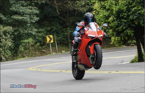 杜卡迪panigalev4新款座高区别,杜卡迪panigalev4speciale限量版