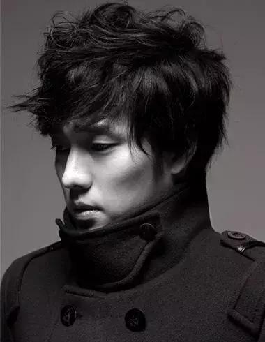 背头发型适合什么脸型女生图片,背头男发型龙须背头适合什么脸型