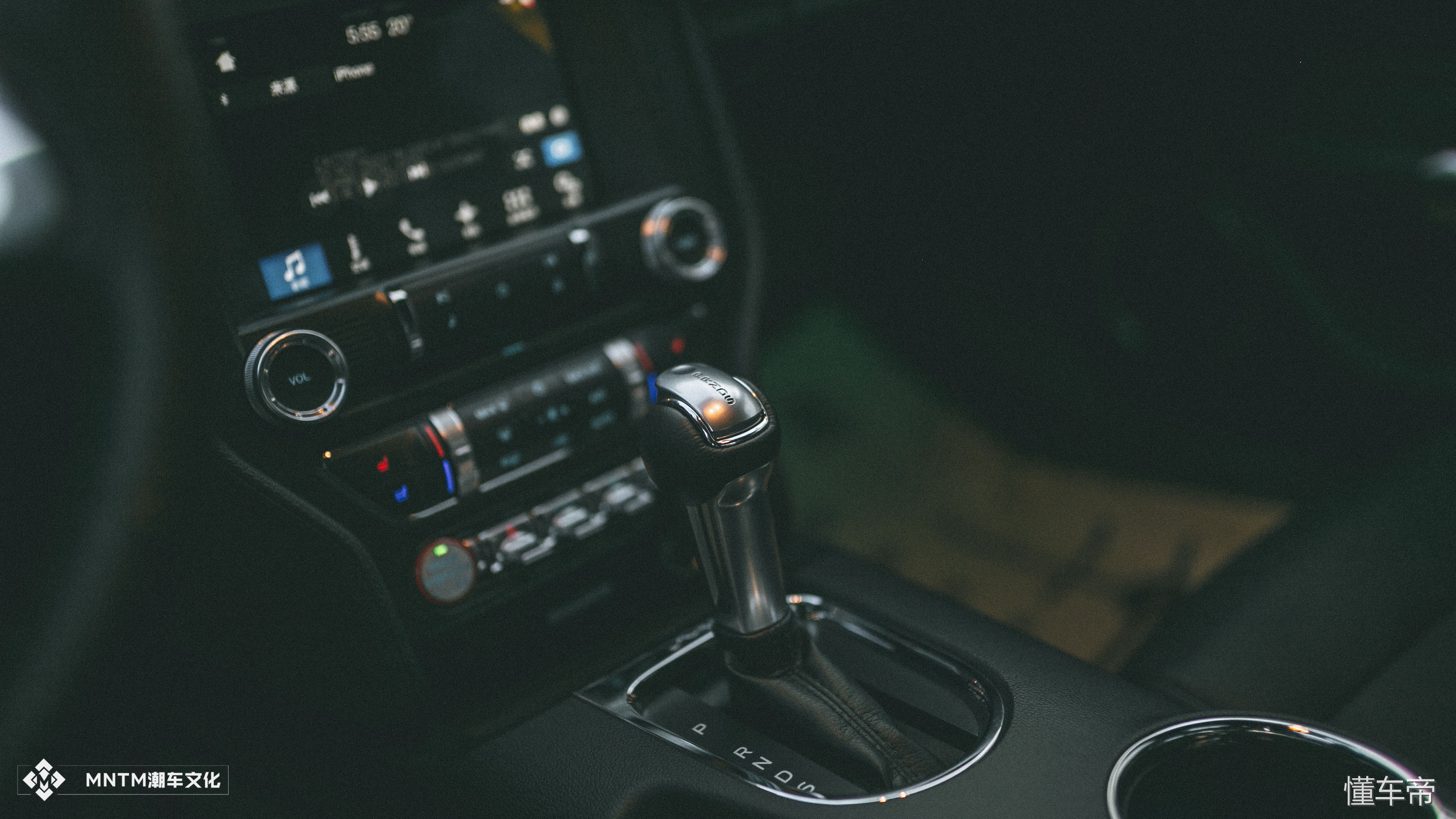 0-1科迈罗对比野马,科迈罗和野马的对比照