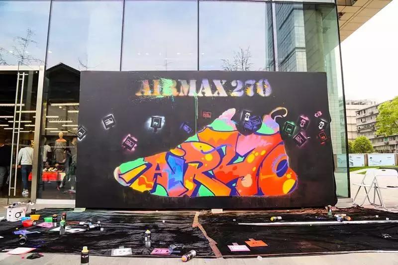 劲话论第四期丨成都sneaker都表白的耐克新鞋，自带增高效果？