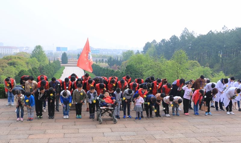 缅怀先烈清明节线上祭扫活动,致敬2020清明祭英烈网络祭扫活动