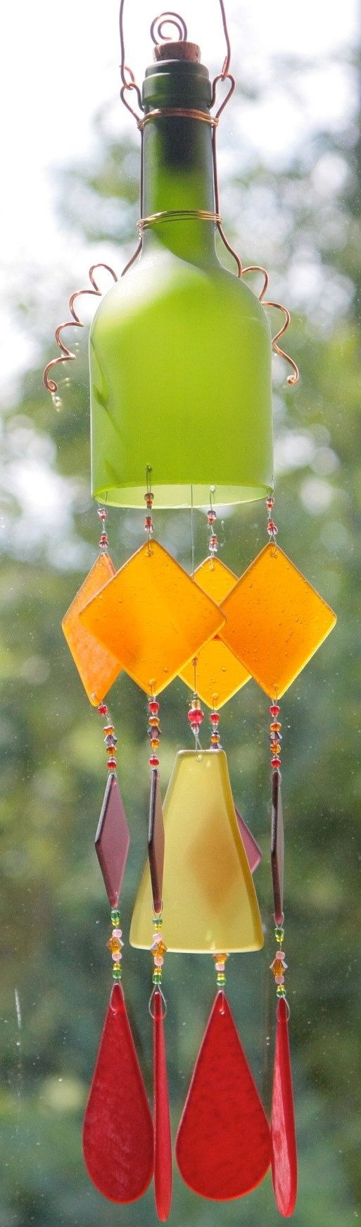 塑料瓶和纸板废物利用,用瓶子和纸箱废物利用