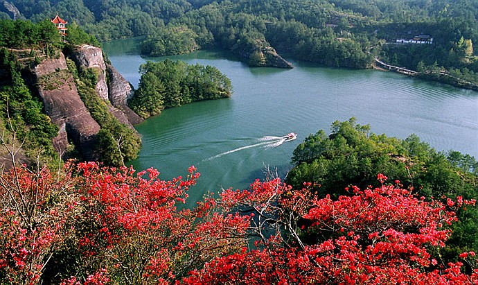 厦门北离武夷山远不远,离厦门北最近的景点是哪里